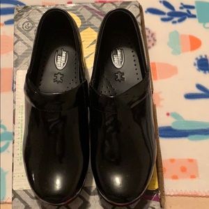 Slip resistant shoes